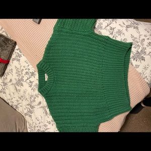 Gorgeous kelly green oversized sweater